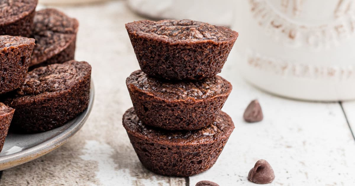 Bite-Sized Chocolate Brownies in a Muffin Tin - The Toasted Pine Nut
