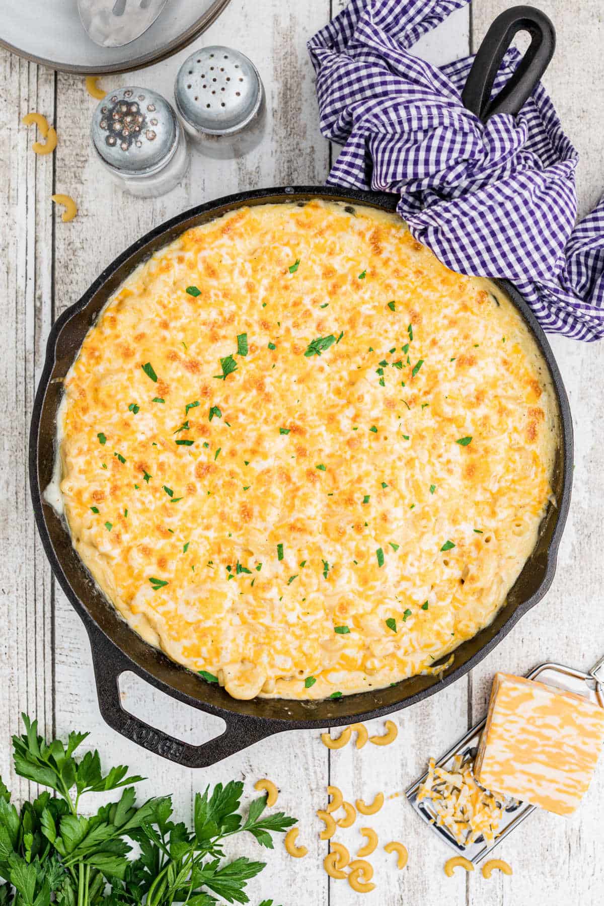 overhead shot of a skillet full of cracker barrel mac and cheese.