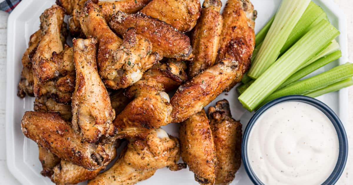 close up of a pile of ranch chicken wings.