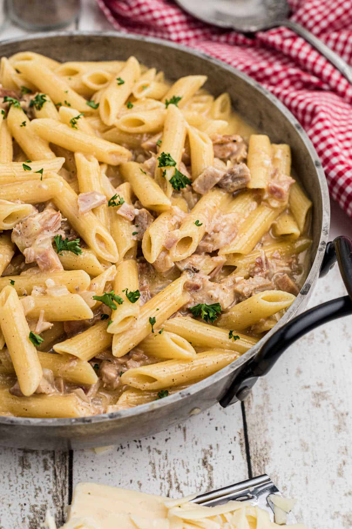 Side shot of a one pot turkey pasta.