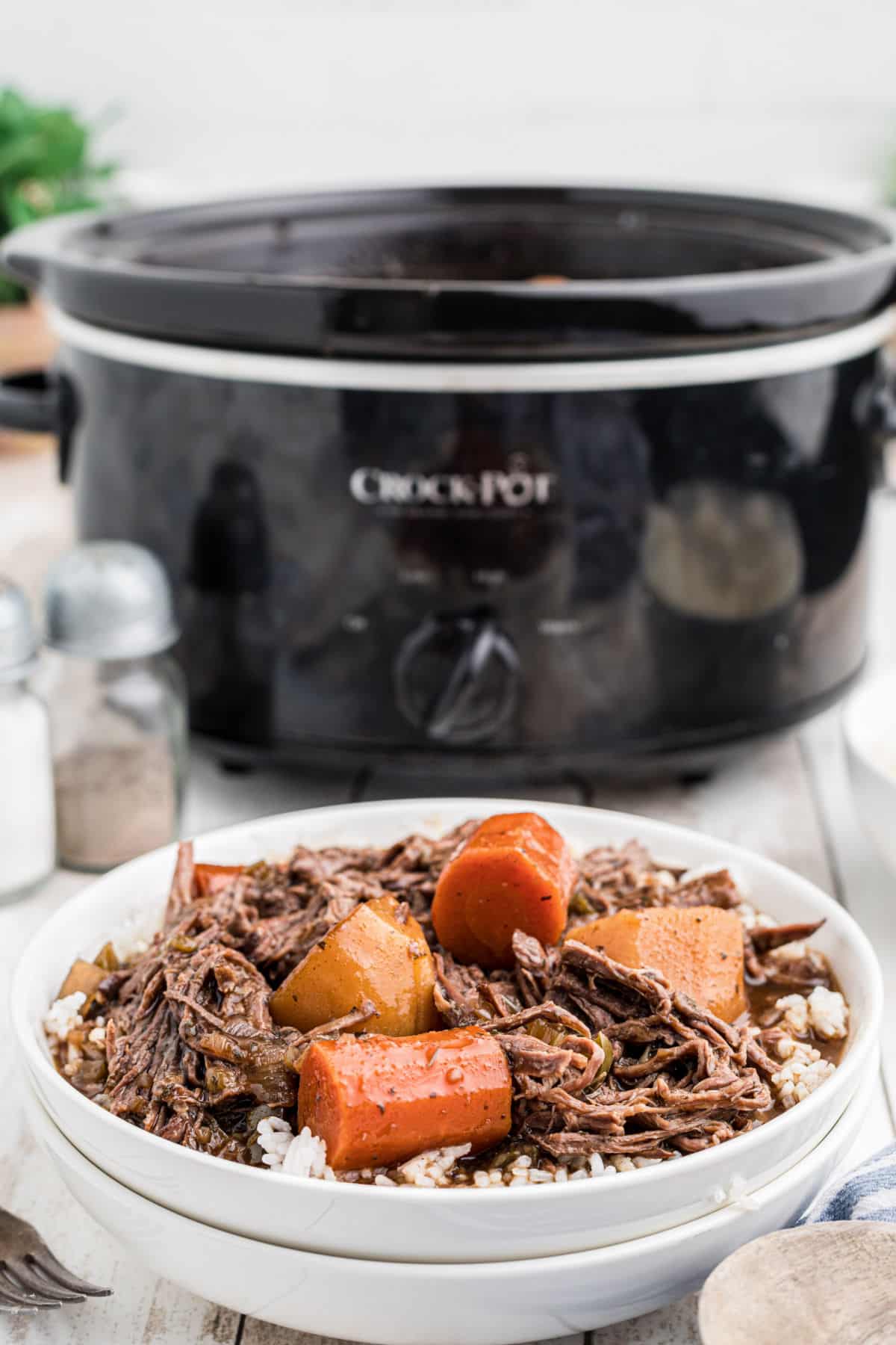 Slow Cooker Venison Roast with Red Wine