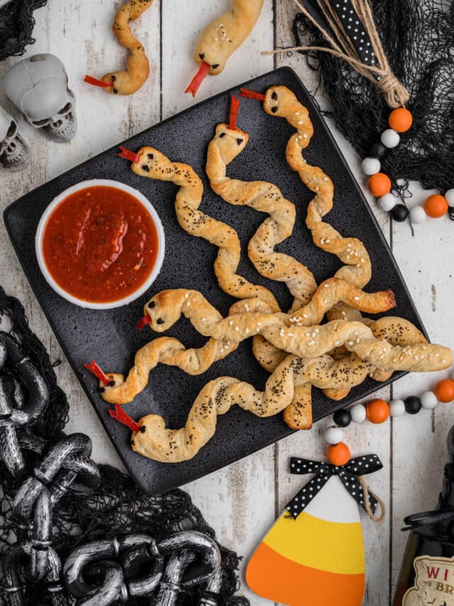 Breadstick Rattlers - Halloween Snack