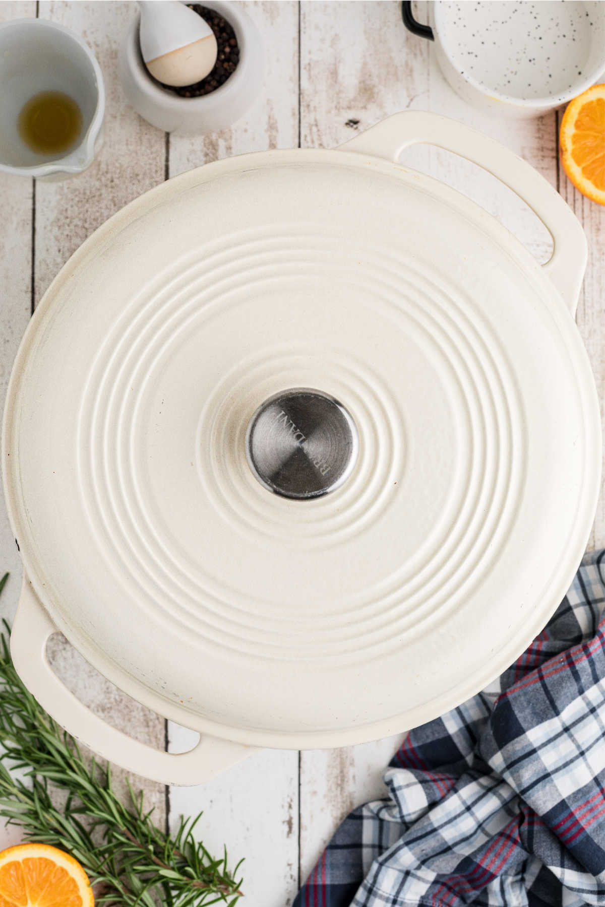 A closed Dutch Oven.