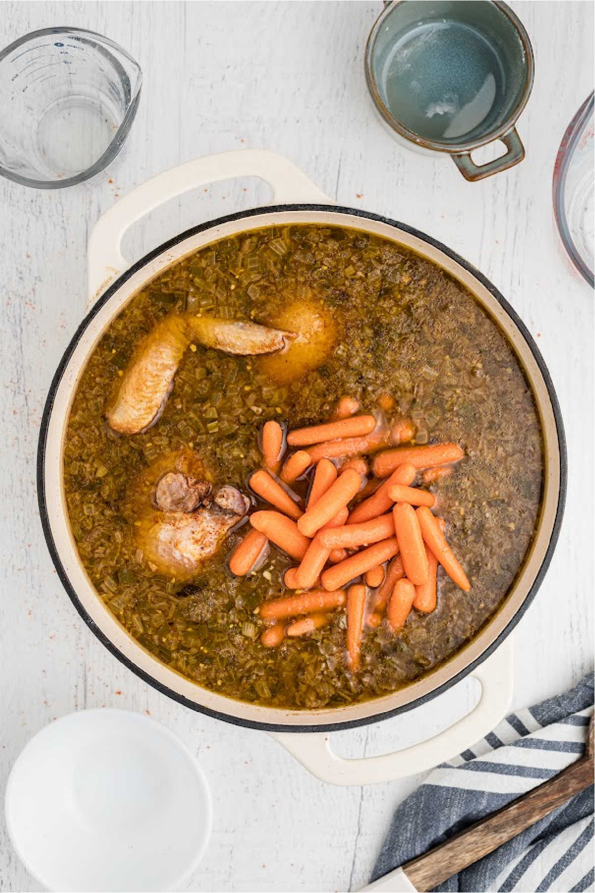 Carrots with chicken added to a stew.