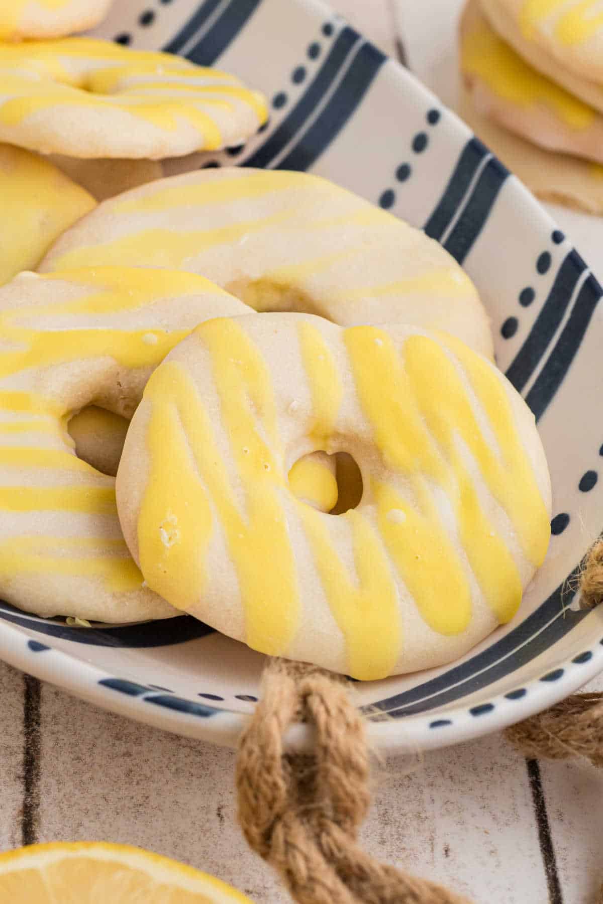 Close up shot of some lemon jumbles cookies.